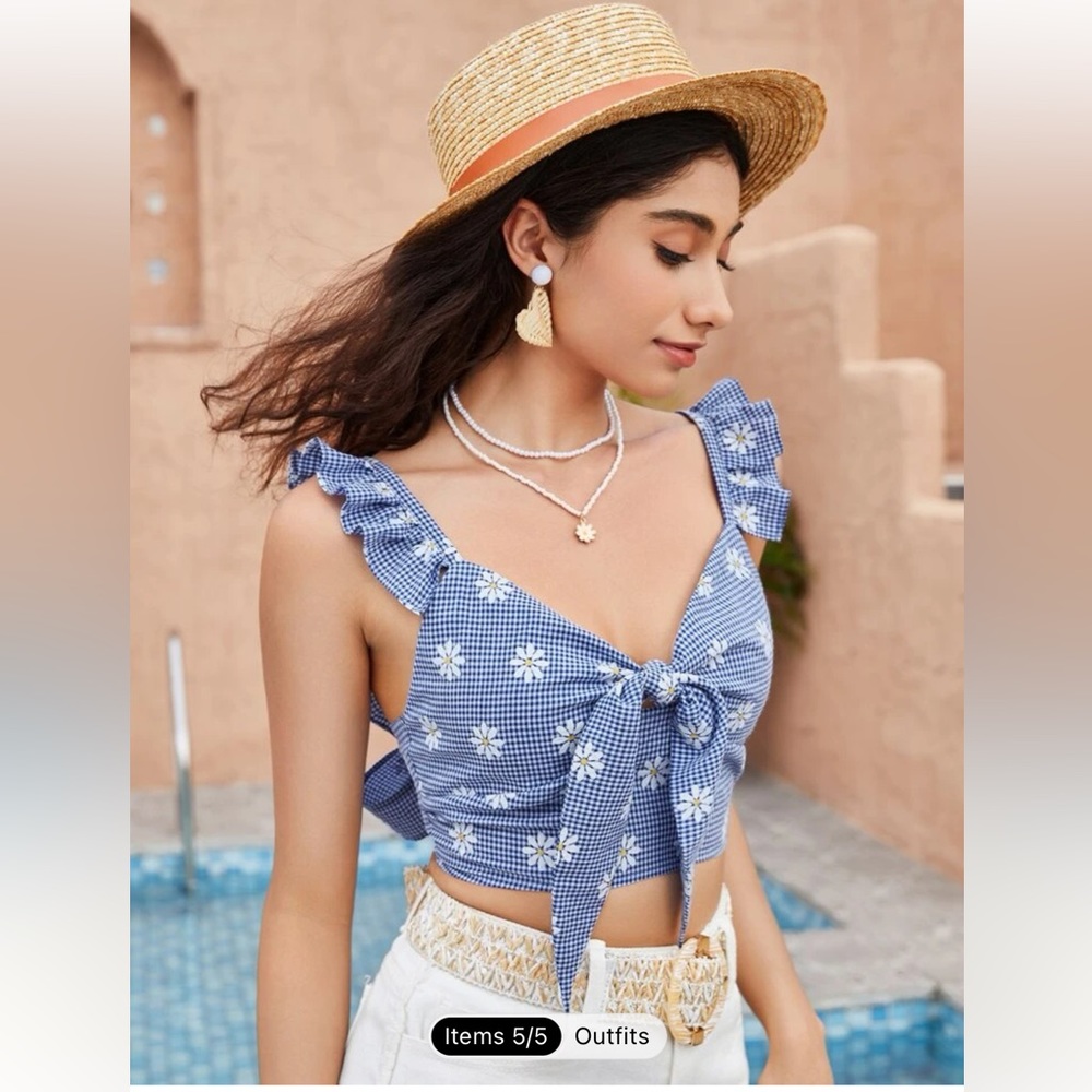 womens M/6 Crop top Daisy Print Tie Front Ruffle Trim Wide Strap blue